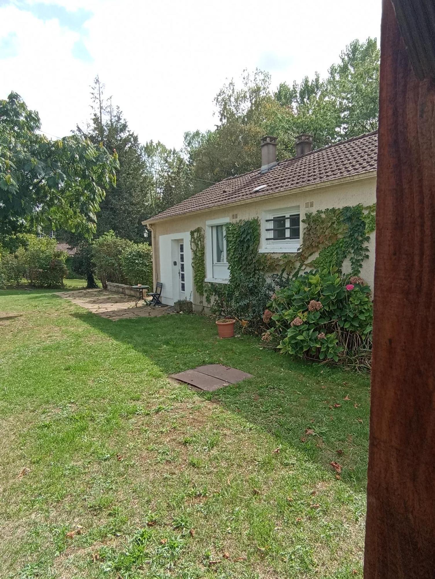 Maison De Village En Bord De Riviere Narcy Luaran gambar